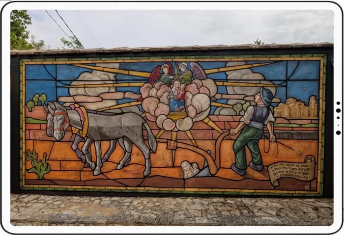 Recién terminando el mural para Toro Arte Urbano 25 en honor a la Virgen del Canto.